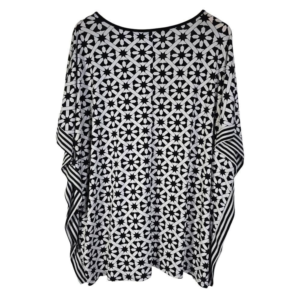 Roz & Ali Black and White Geometric Blouse - Picture 2 of 6